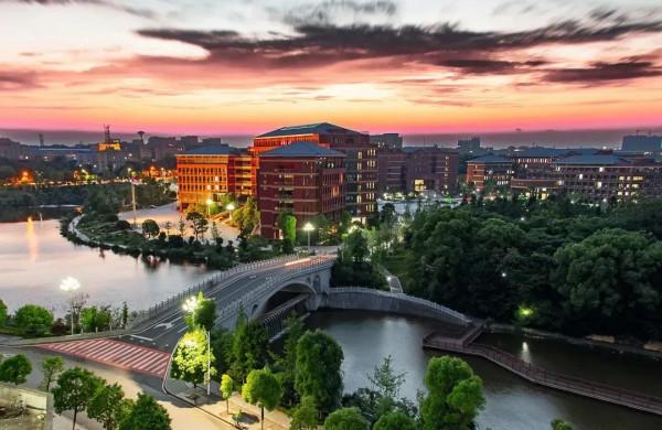 美麗的湖南科技大學