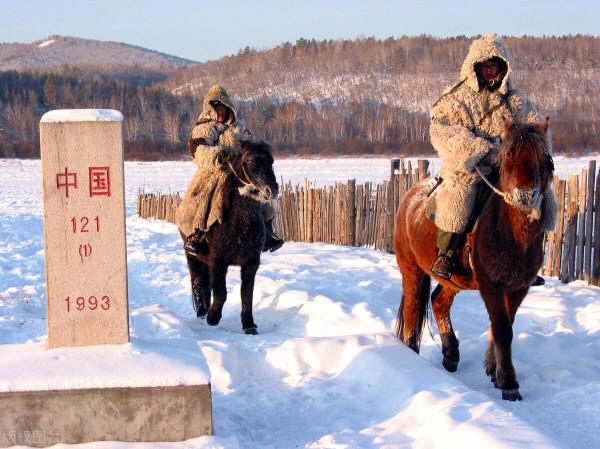 心疼!34歲邊防營副教導員艾尼瓦爾江,嚴重脫髮,青年身,老年貌 心疼!34歲邊防營副教導員艾尼瓦爾江,嚴重脫髮,青年身,老年貌