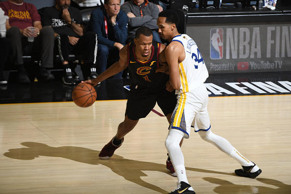 解密！盤點那些低薪或無球可打球員乾的蠢事