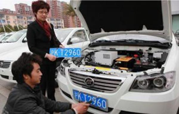 四川一塊車牌火了，車牌沒6沒8，土豪卻花50萬收購