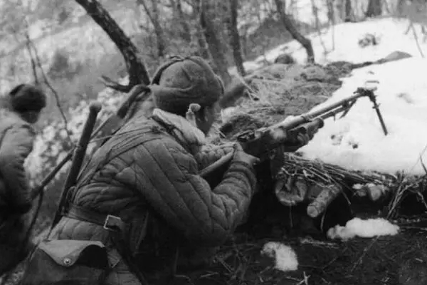 志願軍封神一戰,漢江激戰50天,兩個軍打退23萬敵軍 志願軍封神一戰,漢江激戰50天,兩個軍打退23萬敵軍