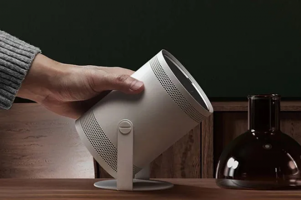 「沙發管家」三星The Freestyle評測：隨時隨地的大螢幕樂趣