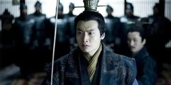 朱厚照玩十幾年明朝都沒事，為何胡亥玩三年，就把秦朝搞亡國了？