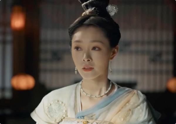 《風起洛陽》本來衝王一博看劇,卻被女三號驚豔了,長相美豔大氣 《風起洛陽》本來衝王一博看劇,卻被女三號驚豔了,長相美豔大氣