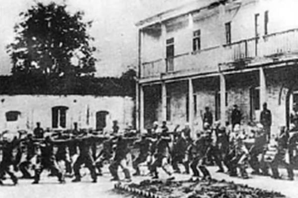 1950年身為囚犯他,不僅被中央特赦,還受到中央領導的提拔? 1950年身為囚犯他,不僅被中央特赦,還受到中央領導的提拔?