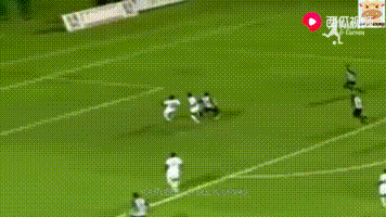 世界足壇難得一見的爆笑瞬間,只能說攝影師抓拍厲害 世界足壇難得一見的爆笑瞬間,只能說攝影師抓拍厲害