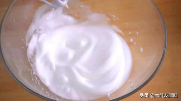 沒有面粉，2種材料做椰蓉餅乾，一入口就化了