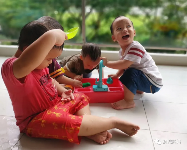 快樂又崩潰！我在新加坡7年，連生了5個兒子......