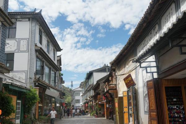 記錄中國|大理雙廊客棧的十年:從無序井噴到詩和遠方的歸所 記錄中國|大理雙廊客棧的十年:從無序井噴到詩和遠方的歸所