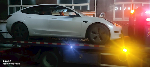 車主曝特斯拉Model 3高速失速:隧道失去動力、踩電門無反應 車主曝特斯拉Model 3高速失速:隧道失去動力、踩電門無反應