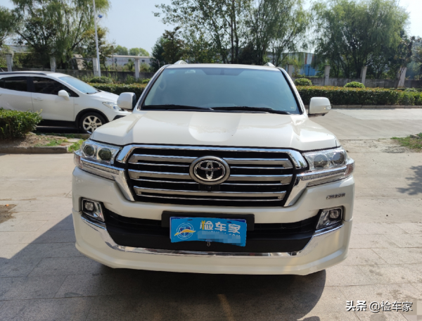 豐田蘭德酷路澤真有這麼好?新車74萬,開兩年還能賣80萬 豐田蘭德酷路澤真有這麼好?新車74萬,開兩年還能賣80萬