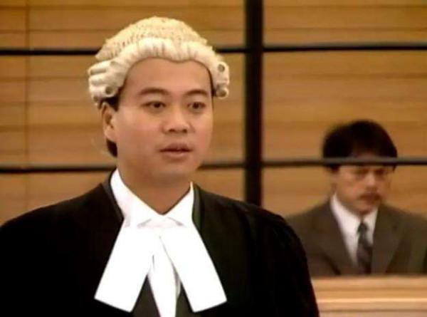 &OpenCurlyDoubleQuote;禿頂&rdquo;危機的9大男神，有人29歲髮際線堪憂，有人戴了多年假髮