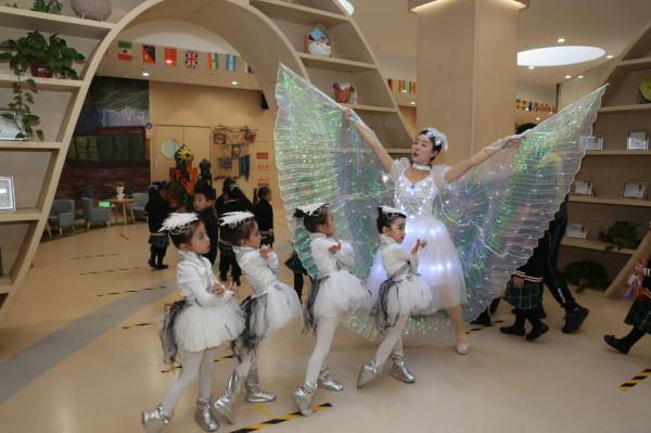 華夏未來幼教集團娃娃國際藝術節拉開帷幕