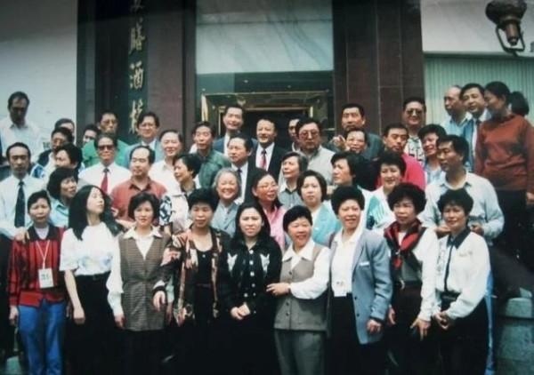 60年代&OpenCurlyDoubleQuote;乒乓世界冠軍&rdquo;：自願搬進養老院，除夕夜在廁所遺憾離世