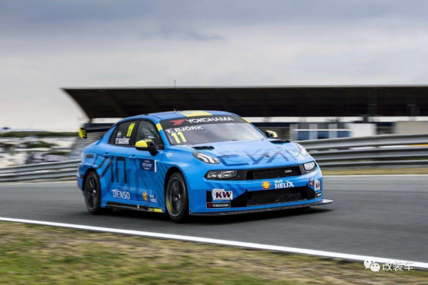 00後大學生改裝領克03+,擁有WTCR年度冠軍車同款顏色 00後大學生改裝領克03+,擁有WTCR年度冠軍車同款顏色