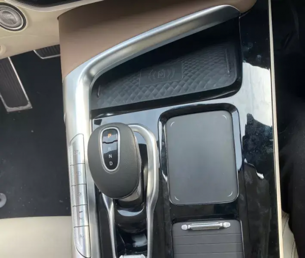 材料工程師體驗嵐圖FREE試裝車：主體已成形，細節再推敲