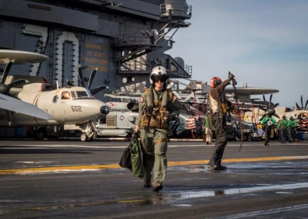 美國航母上的主力艦載機——都是精品,配置思路中國可以借鑑 美國航母上的主力艦載機——都是精品,配置思路中國可以借鑑