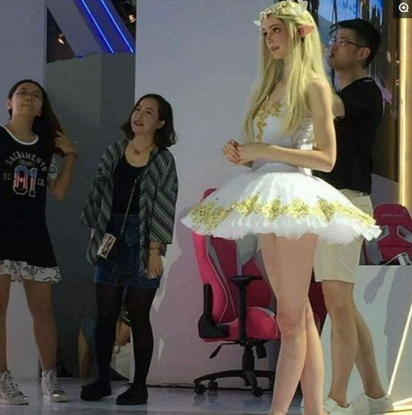 她因太美被錯認為電腦合成人物,家人不敢讓她獨自出門 她因太美被錯認為電腦合成人物,家人不敢讓她獨自出門