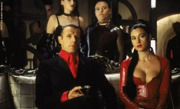 “壯漢身材”卻能被稱為地球球花，如今女兒還要成為最美星二代？