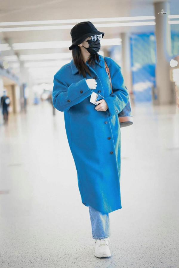 「2022年流行色之“克萊因藍”」#熱巴機場Look