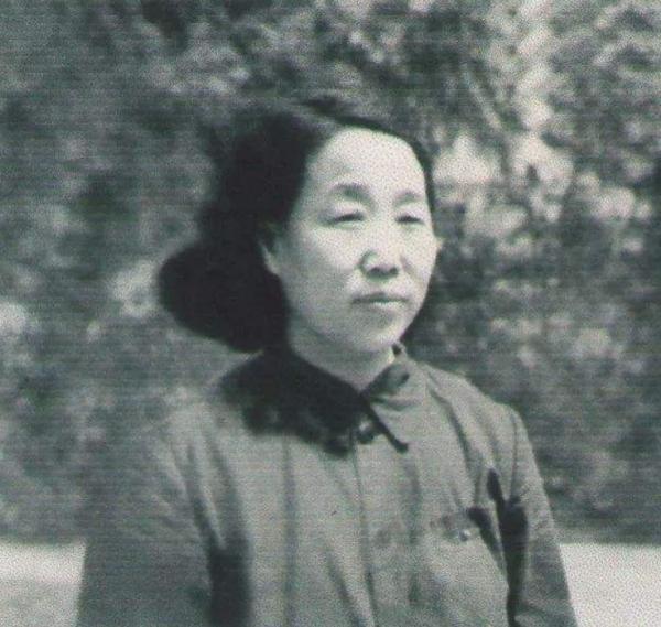 劉志丹犧牲後：妻不改嫁，女兒不凡，中央因他修改的縣名沿用至今