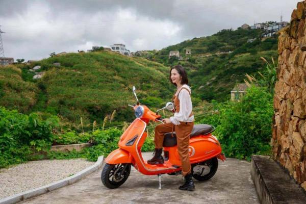 佈雷斯通藍卡150:一臺低調的復古踏板,配置資料卻很高調 佈雷斯通藍卡150:一臺低調的復古踏板,配置資料卻很高調