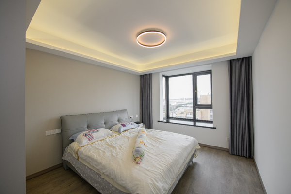 28萬將91㎡毛坯房打造成時尚現代風，巧改餐廳多出一面收納牆