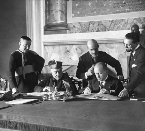 國中國系列2:世界天主教中心——梵蒂岡 國中國系列2:世界天主教中心——梵蒂岡