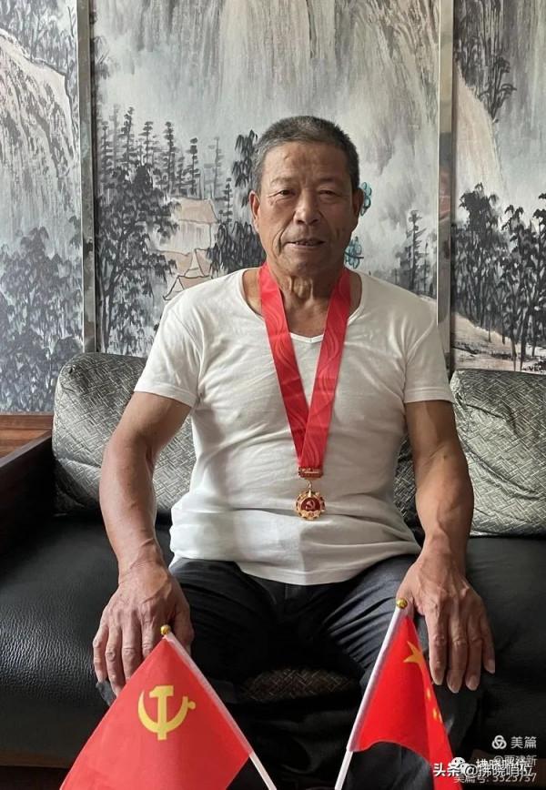 70位光榮在黨50年的老首長、老戰友,你認識幾位? 70位光榮在黨50年的老首長、老戰友,你認識幾位?