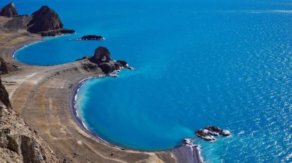 穿越西藏阿里中線,地上只有車轍印,這種路就是轎車能力的極限 穿越西藏阿里中線,地上只有車轍印,這種路就是轎車能力的極限