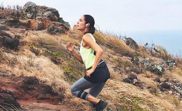 不到500元 索尼WF-SP900藍芽耳機好價熱銷