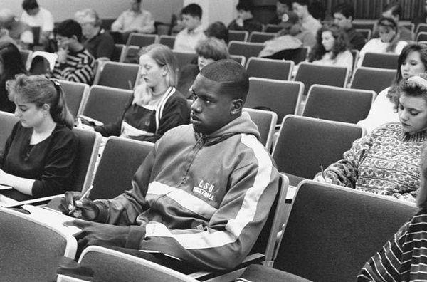 中國物理天才馮奚喬,17歲上北大,26歲成為博士,35歲為情自殺 中國物理天才馮奚喬,17歲上北大,26歲成為博士,35歲為情自殺