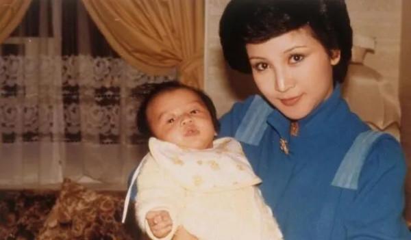 謝霆鋒的第三個愛人 謝霆鋒的第三個愛人