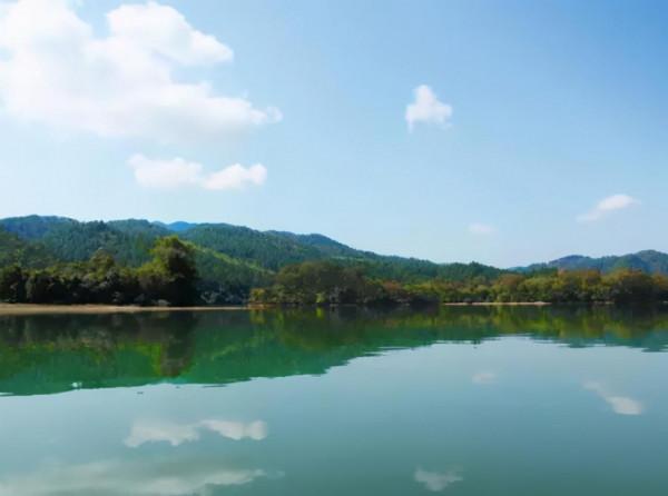 河南耗資4億的自然景區，號稱中原小灕江，門票60停車費僅10元