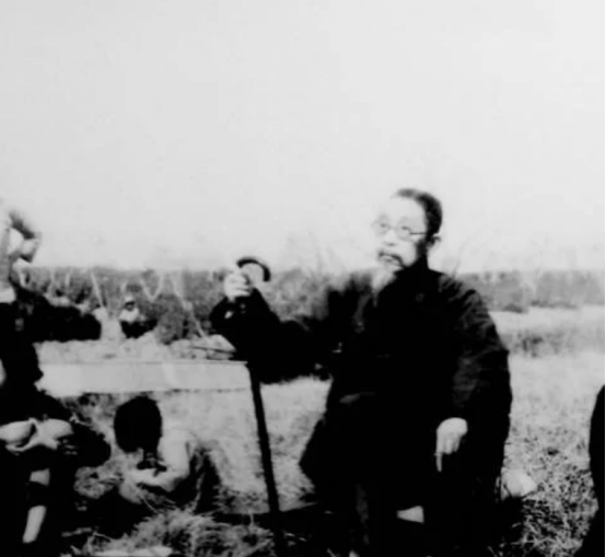 1945年重慶談判，毛主席提出整編16個軍，蔣介石：最多保留12個師