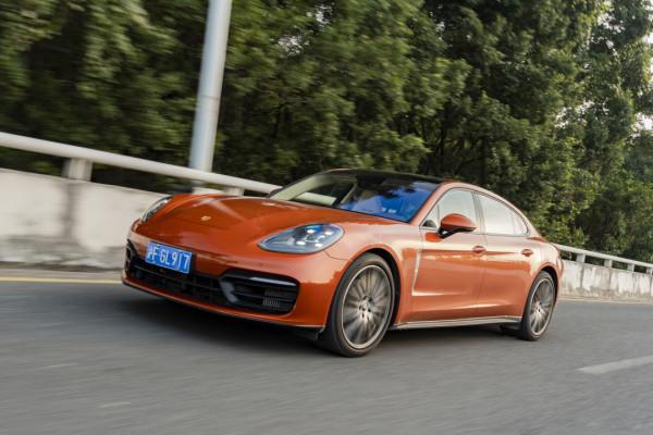 多面D級車！試駕保時捷Panamera行政加長版