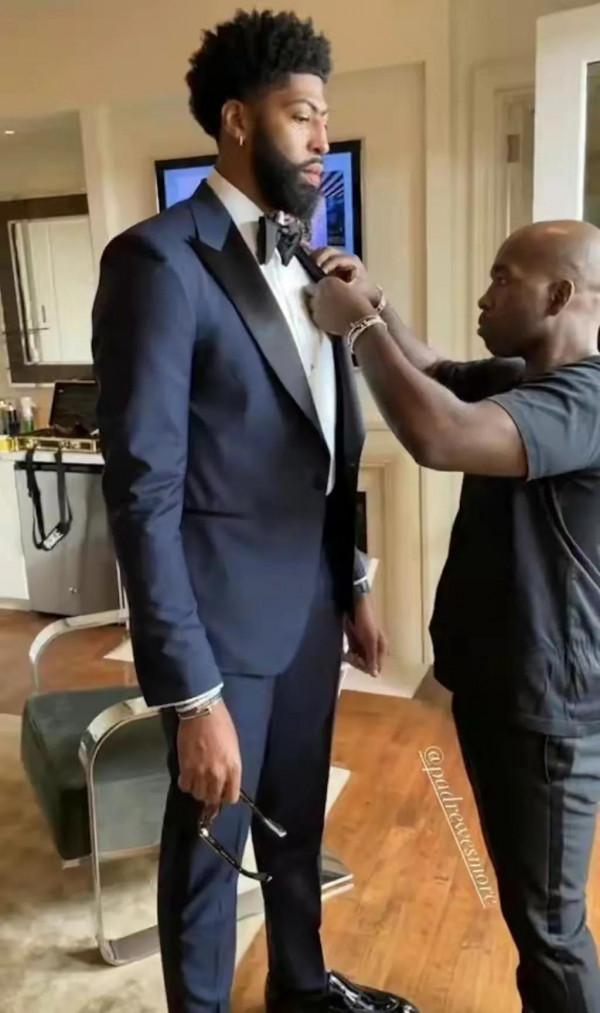 濃眉哥今日結婚