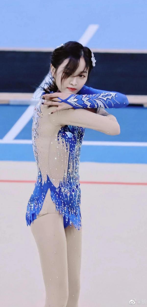 吳宣儀 體操精靈優雅美麗(大圖) 吳宣儀 體操精靈優雅美麗(大圖)