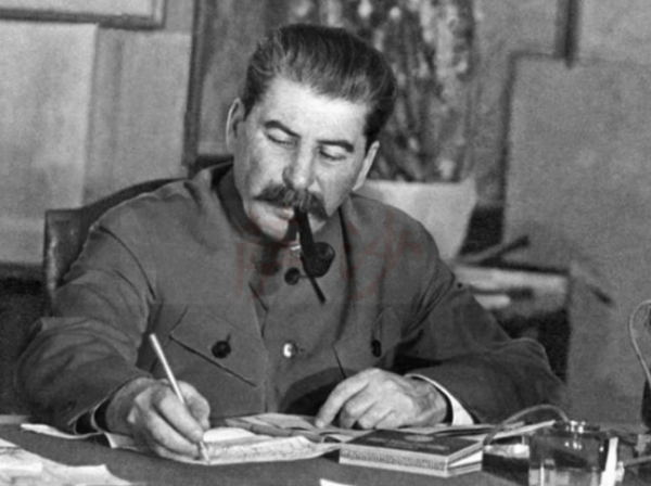 基輔戰役:85萬蘇軍為何會被50萬德軍擊潰?到底是誰的錯? 基輔戰役:85萬蘇軍為何會被50萬德軍擊潰?到底是誰的錯?