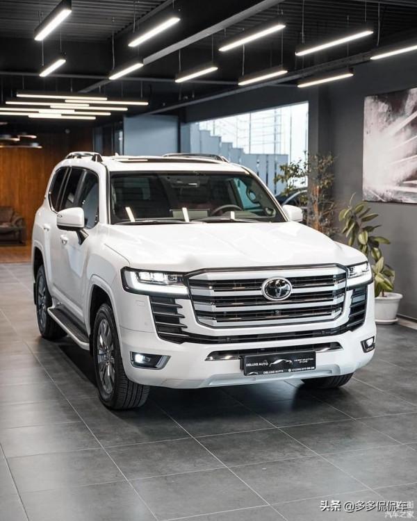 威武霸氣“大將軍”,全新豐田蘭德酷路澤實車,後排配雙屏 威武霸氣“大將軍”,全新豐田蘭德酷路澤實車,後排配雙屏