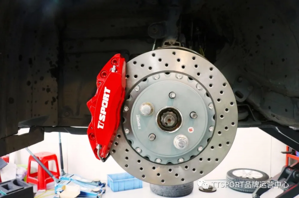 凌志CT200h升級新款TTSPORT5420剎車套裝