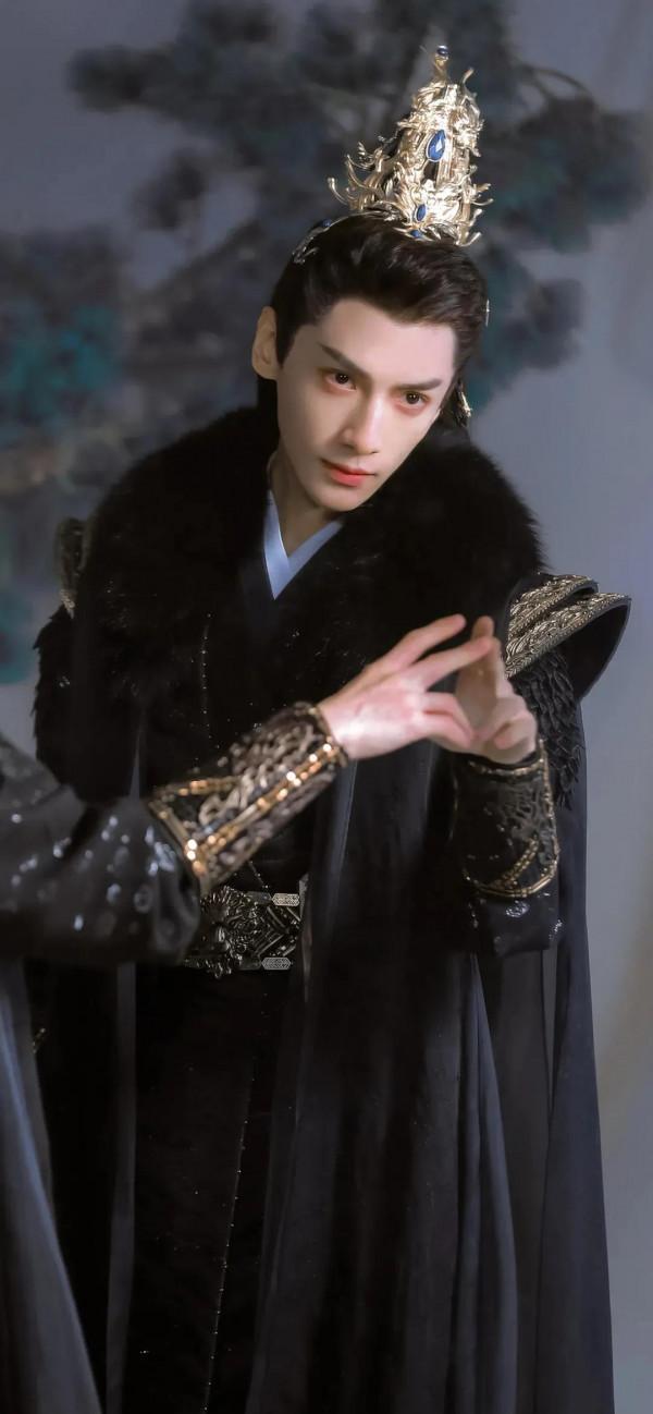 羅雲熙明星桌布：你的眼神在溫柔些，月亮會融化，我也會