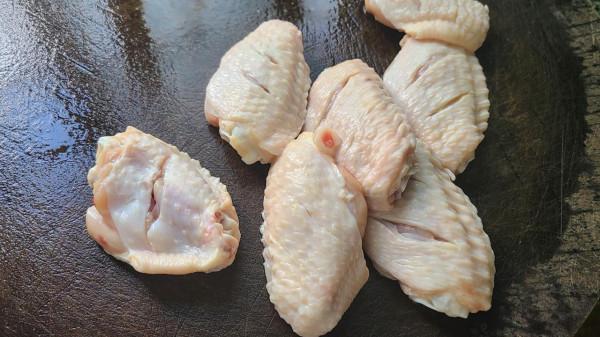 焗雞翅，廣東人這樣做雞翅很好吃，不用水也能做，太香了