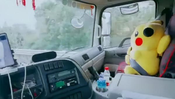 6000塊錢被父親“賣”掉，遭前夫拋棄：95後卡車女司機，逆襲了