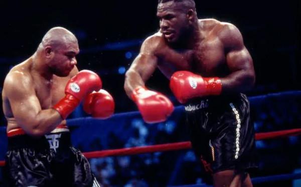 1730拳!一場創紀錄的重量級對決!圖阿與伊比布奇瘋狂對轟12回合 1730拳!一場創紀錄的重量級對決!圖阿與伊比布奇瘋狂對轟12回合