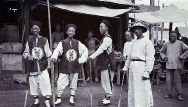 清朝滅亡後，那些清軍殘部去哪了？其中一支藏到1987年才被發現