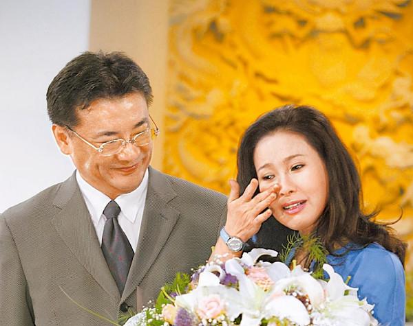 林依晨產下一女!女星為了懷孕有多拼?打上千針、吞蛤蟆、喝鴿血 林依晨產下一女!女星為了懷孕有多拼?打上千針、吞蛤蟆、喝鴿血