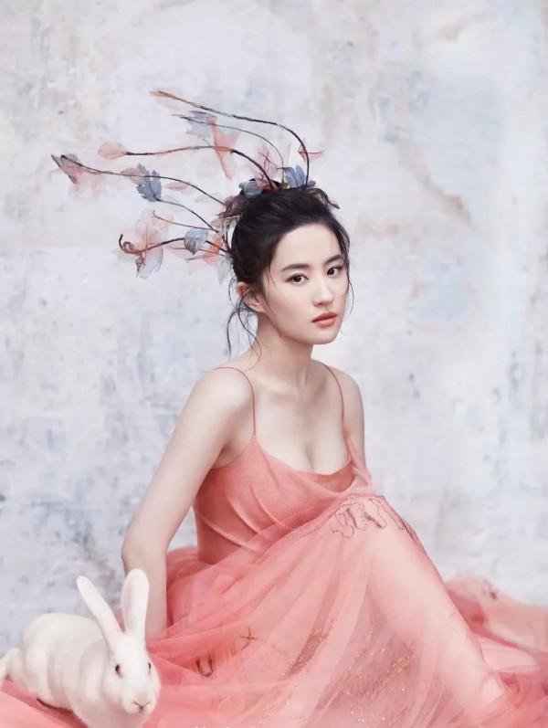 神仙姐姐劉亦菲氣質優雅