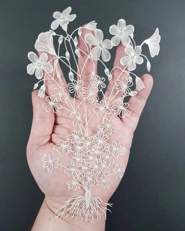 薄如蟬翼，精美絕倫，這樣的紙雕花卉比鮮花還受歡迎
