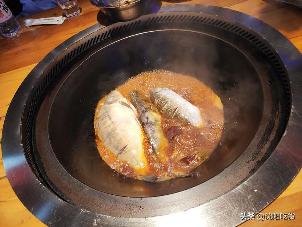 東北人的冬天,少不了鐵鍋燉,揭鍋撒蒜末的小味兒,撓撓的 東北人的冬天,少不了鐵鍋燉,揭鍋撒蒜末的小味兒,撓撓的